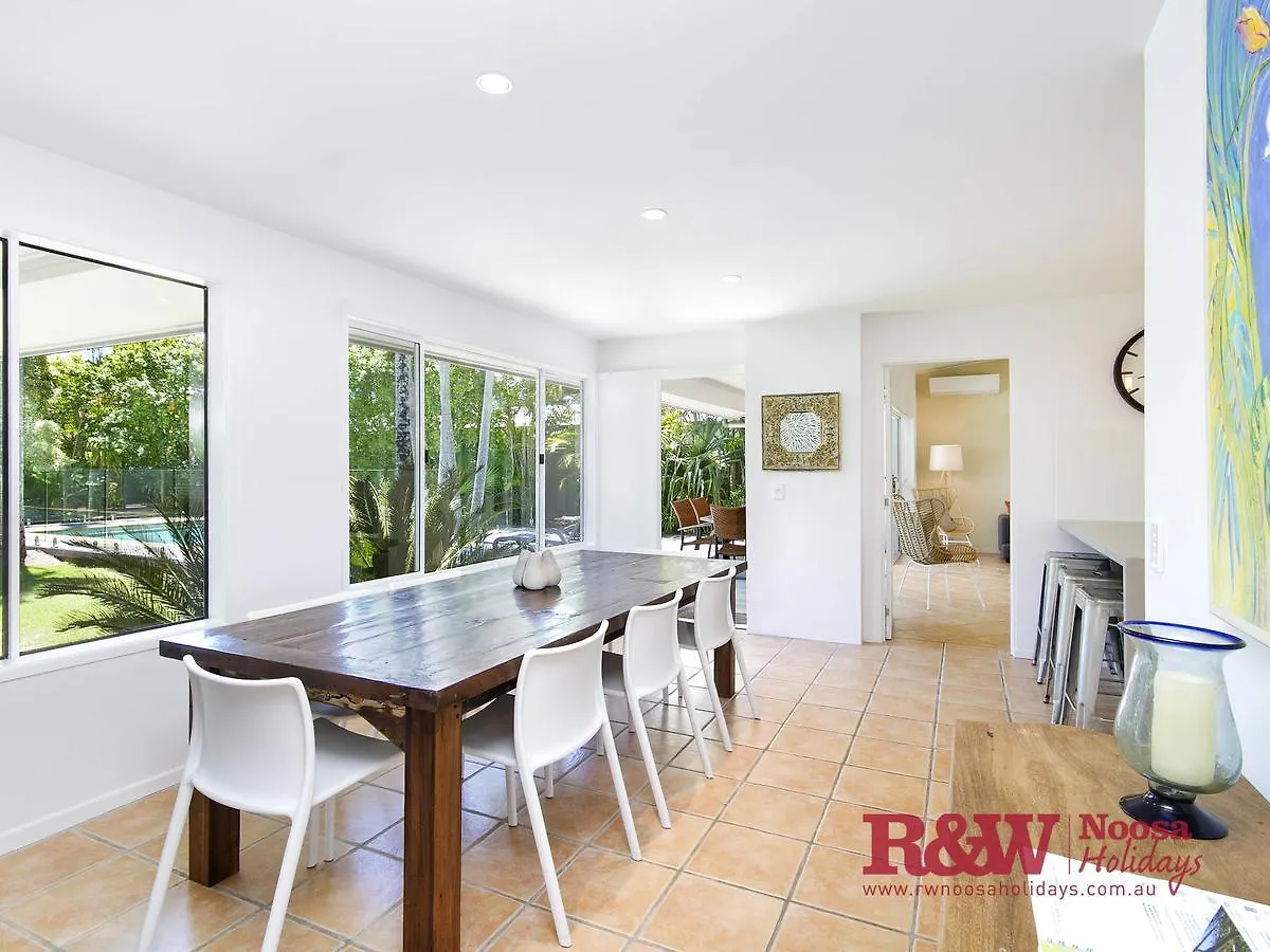 펜션 Modern Oasis In Noosa Heads 빌라