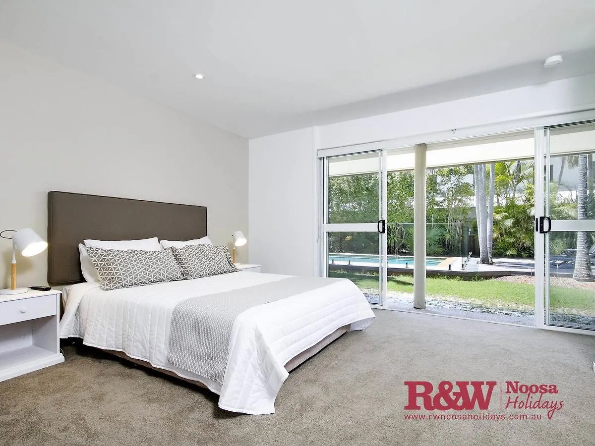 Modern Oasis In Noosa Heads 빌라